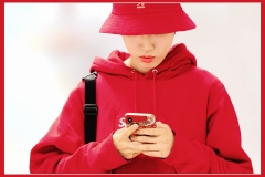 《Mobile Phone Girl》     獲 Honour 獎       作者：韦钢