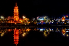 《night》      獲Merit獎     作者：杨晓红