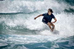 《Surfing.》      獲Merit獎     作者：田利平