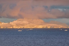 《Antarctic sunset》      獲Merit獎     作者：吴子明 (A组)