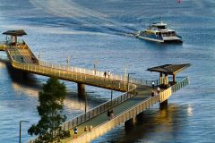《Brisbane Riverwalk》    获Honour奖     作者：韦钢（A组）