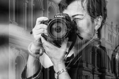 《Photographer》    获Honour奖     作者：徐克钏（A组）